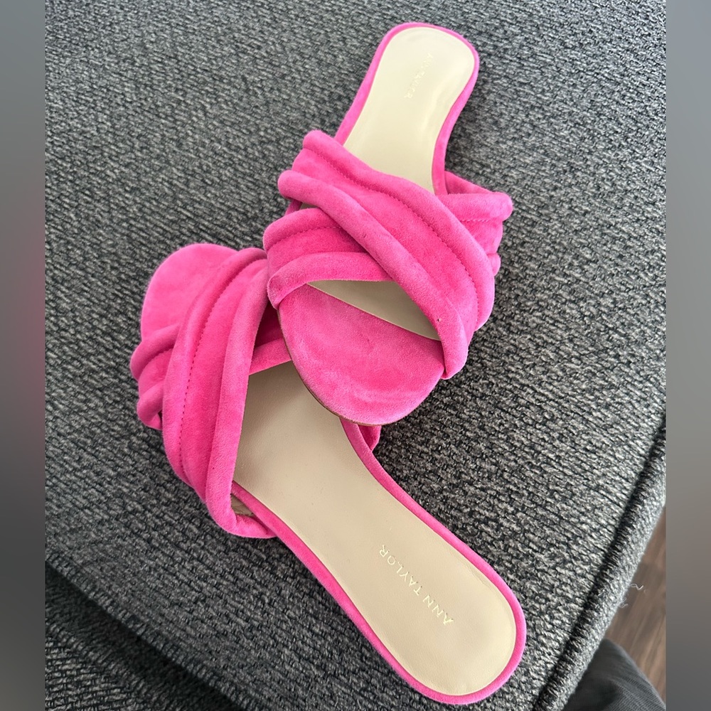 Ann Taylor Gretel slides - Picture 3 of 5